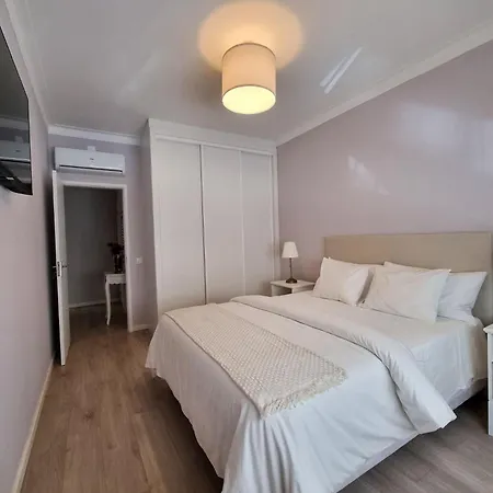 Lcf - 2 Bedroom With Private Bbq Garden Daire *