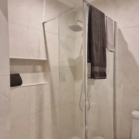 Lcf - 2 Bedroom With Private Bbq Garden Appartement